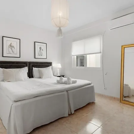 Marvelous Waterfront By Costarentals - Ref 73 דירה